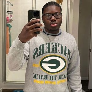 Meet your Posher, Nehemie